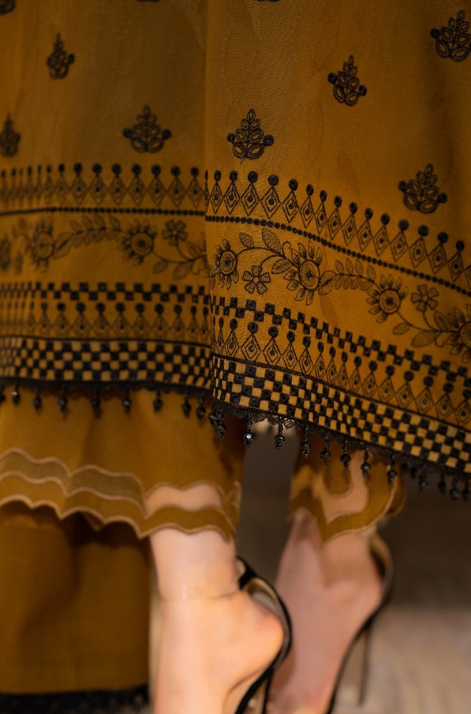 3PC ELEGANT LAWN FULL EMBROIDERED SUIT OR-1014