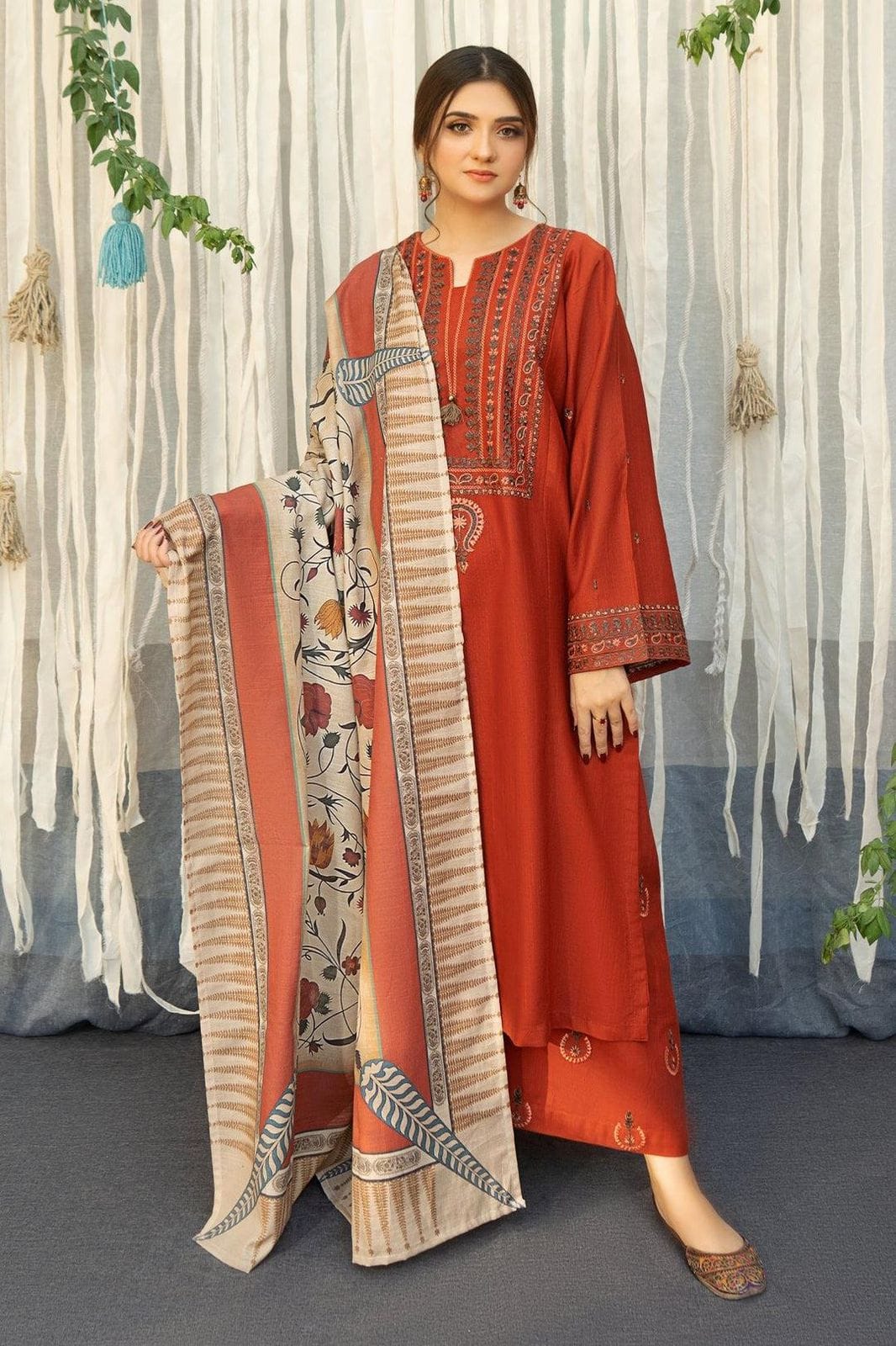 LAWN EMBROIDERED SHIRT WITH LAWN EMBROIDERED LAWN TOUSER OR-1005